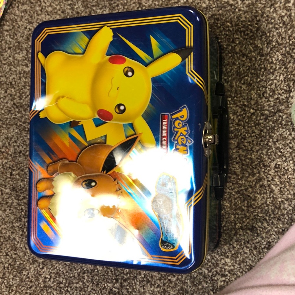 More then 2500 Pokémon cards